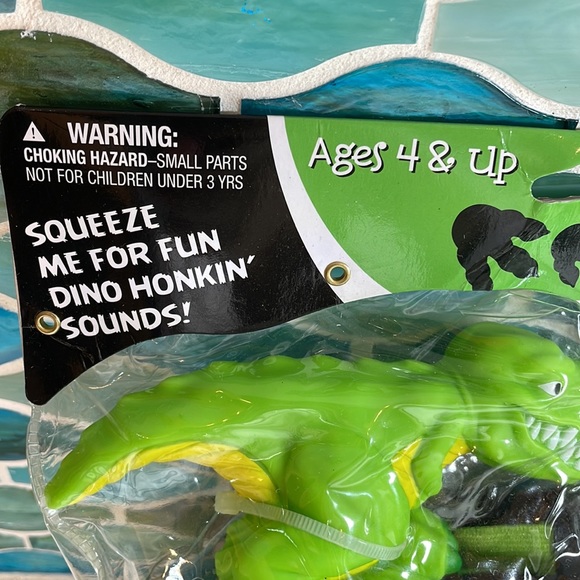 Z Kids Dinosaur Protective Gear Elbow Pads Knee Pads and Dino Squeaky Toy Green - Picture 3 of 8